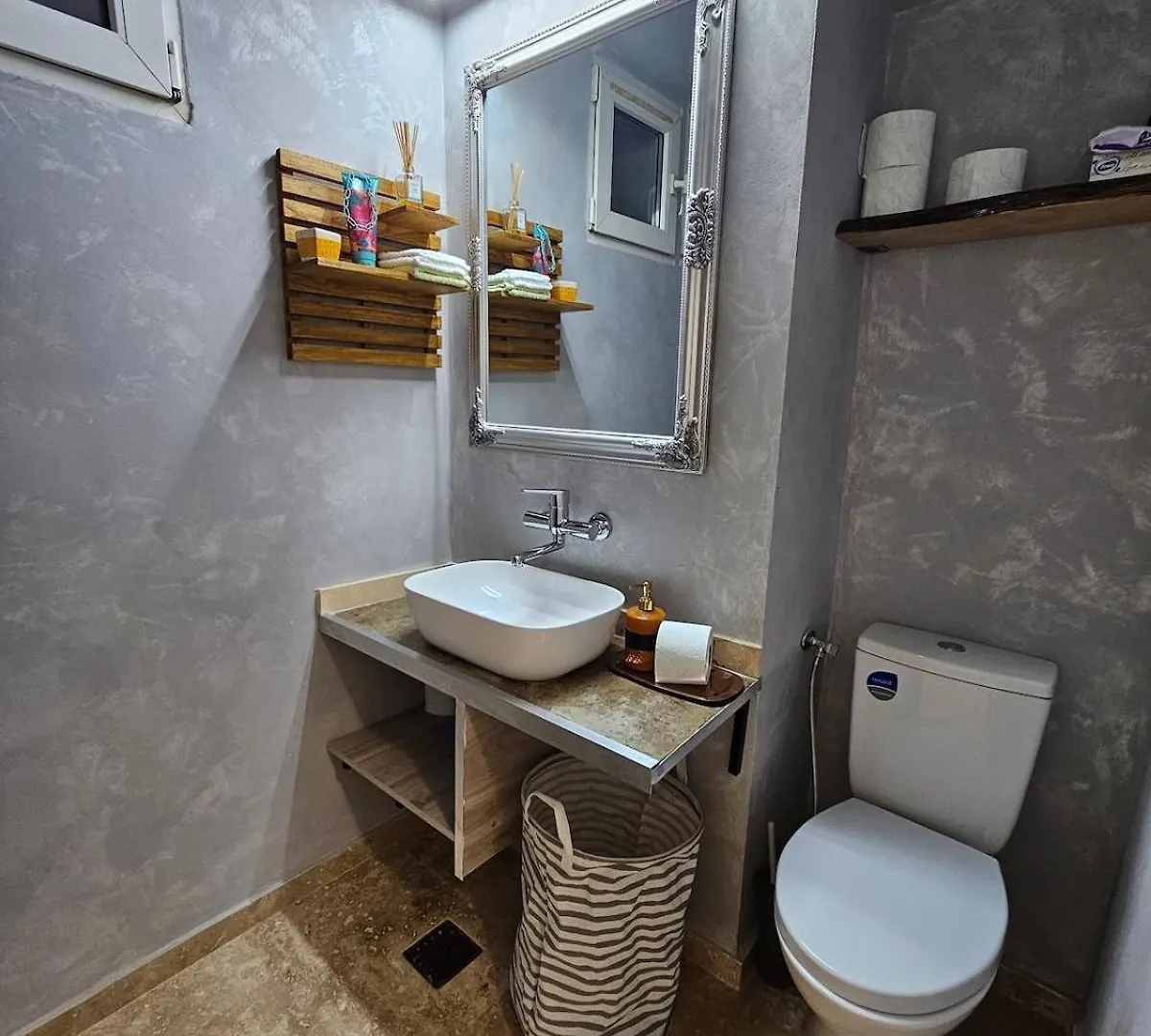 Central, Happy Apartment Wi Fi Bucharest
