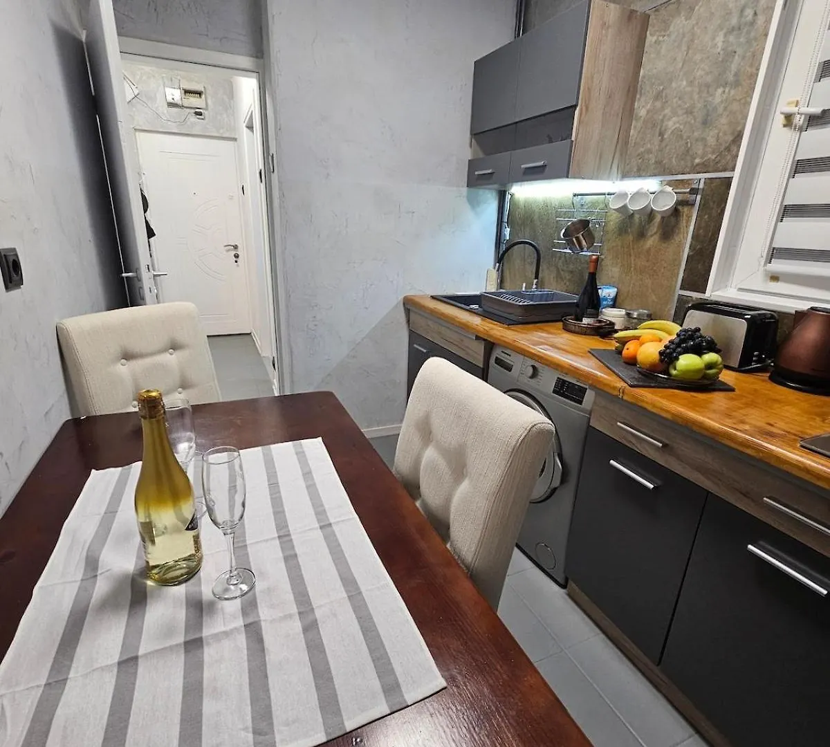 Central, Happy Apartment Wi Fi 布加勒斯特 0*,