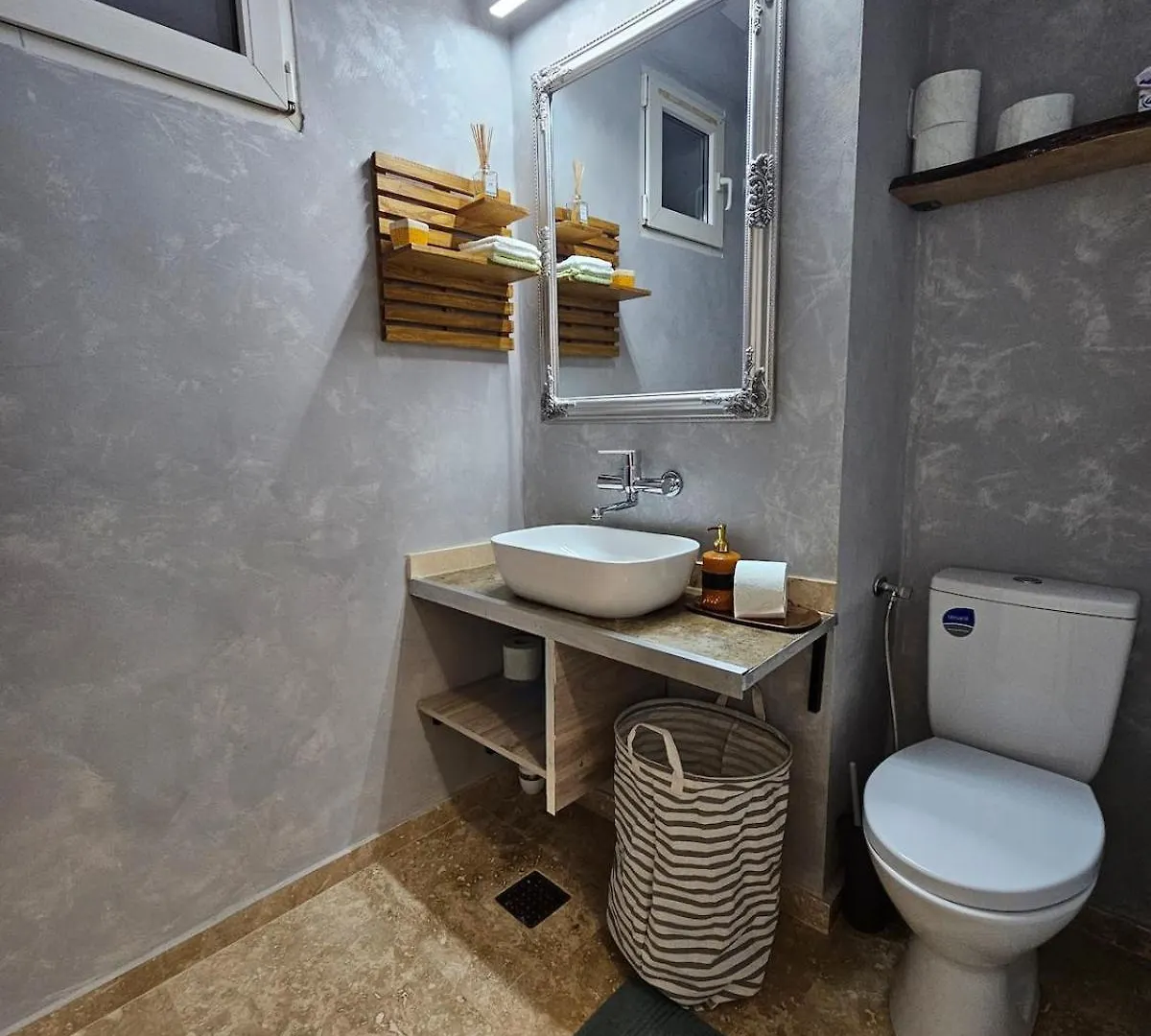 Central, Happy Apartment Wi Fi 布加勒斯特 0*,